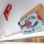 Le Corbeau Et Le Homard *