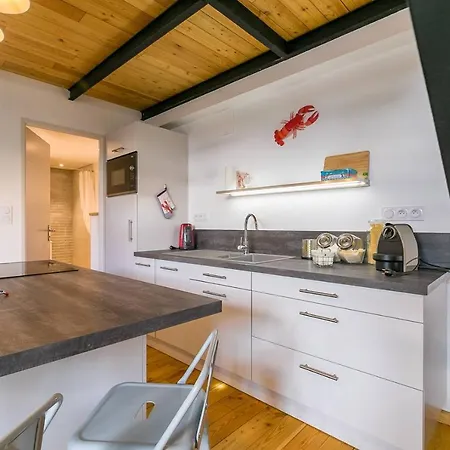 Le Corbeau Et Le Homard, Un Vrai Havre De Paix *