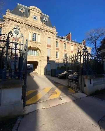 Apartment Le Corbeau Et Le Homard